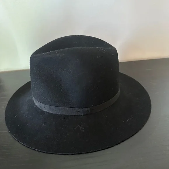 Auxiliary Black Hat - Picture 2 of 4